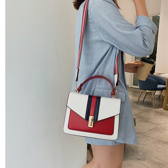 Cute luxury design shoulder/crossbody purse - Picture 4 of 5